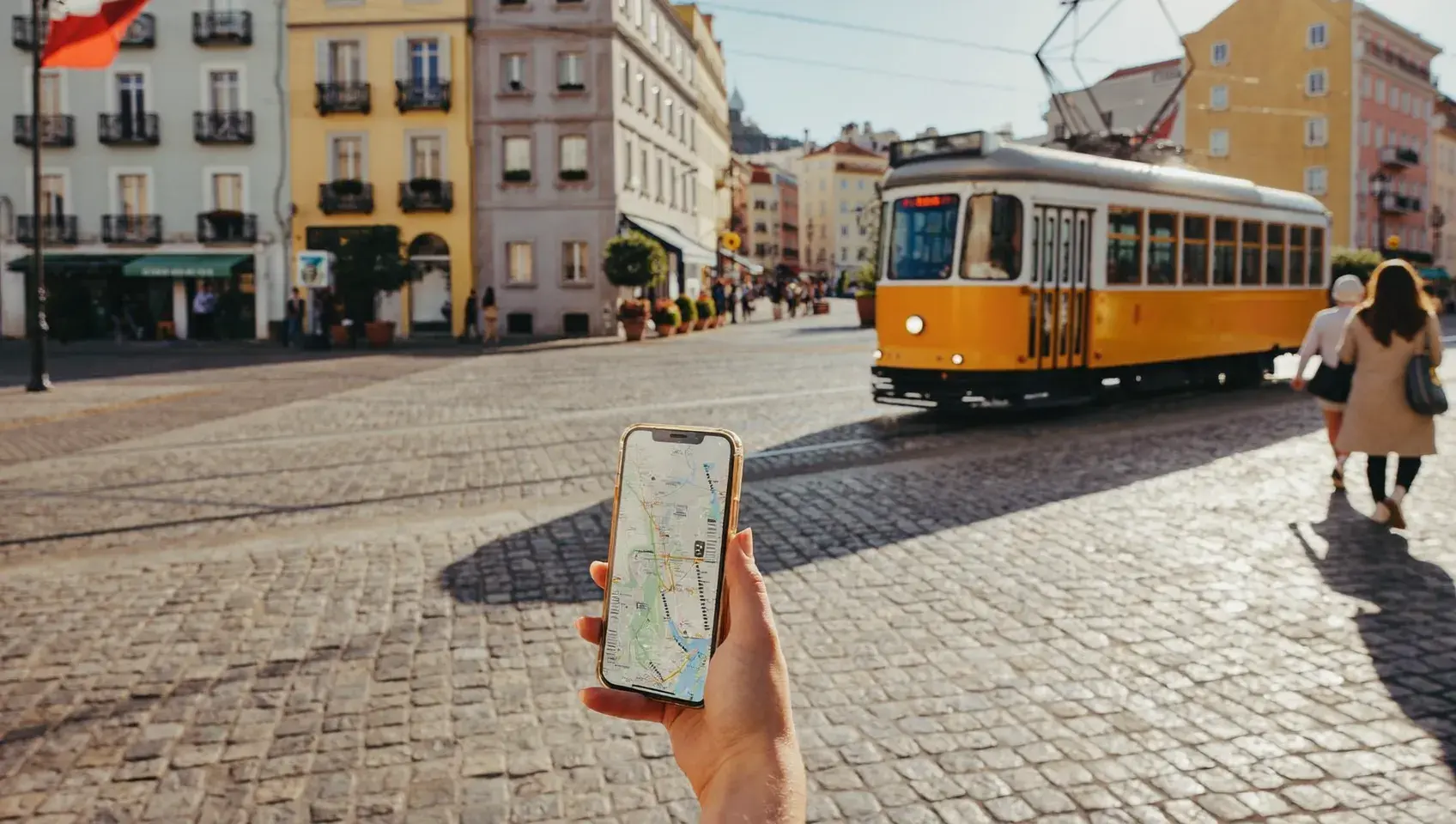Yurt Dışında Yerel Hat Almak Mantıklı mı? Roaming Farkı