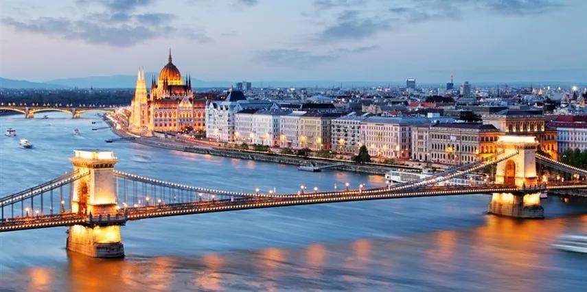 Gold Tuna’dan Ren’e Orta Avrupa “Macaristan, Slovakya, Avusturya, Çekya, Almanya” THY ile 7 gece (BUD-BER) Budapeşte (2) – Bratislava – Viyana (2) – Cesky Krumlov – Prag (2) – Terezin – Dresden – Berlin (1)